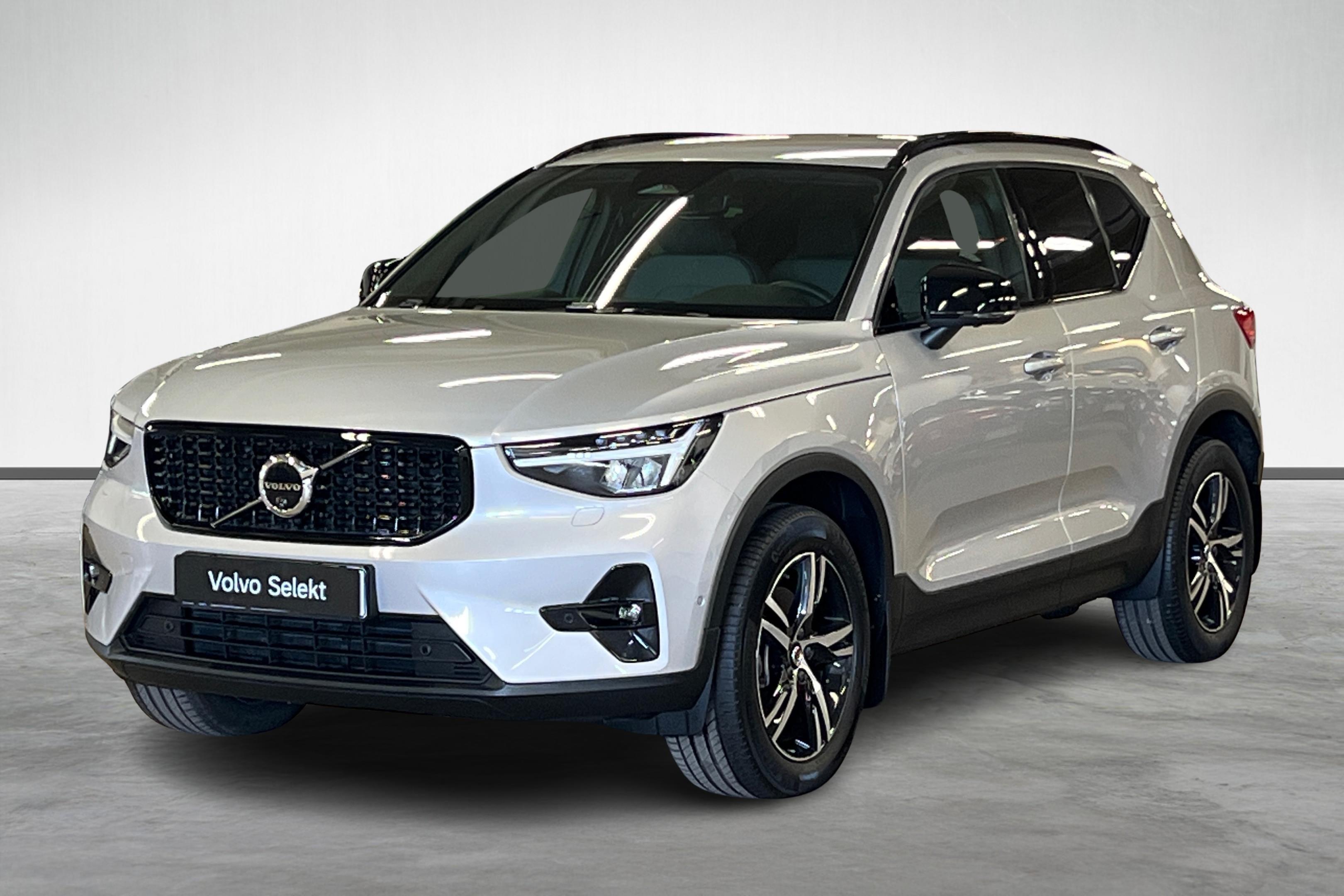XC40 B3 FWD Bensin Plus Dark image