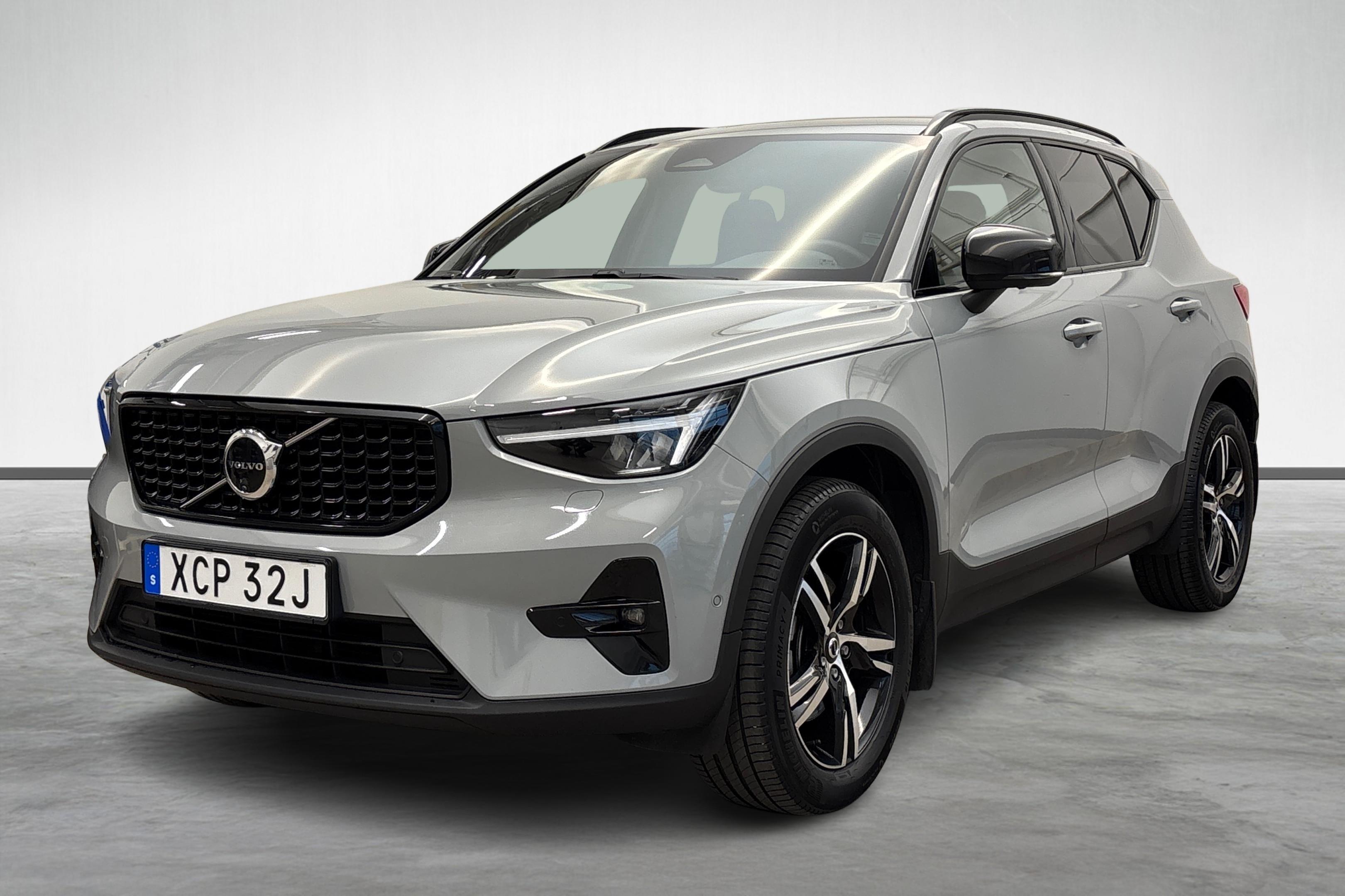 XC40 B3 FWD Bensin Plus Dark image