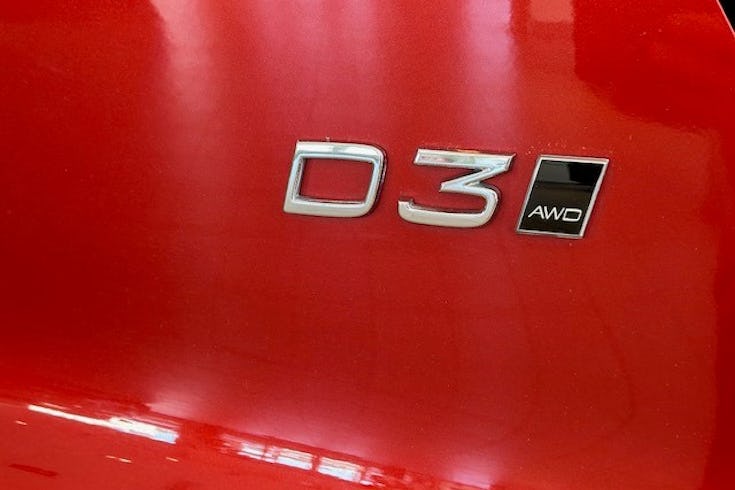 XC40 D3 AWD Momentum Pro Edition image 14