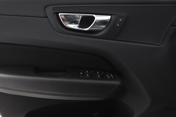 XC60 D4 AWD Momentum Advanced SE image 10