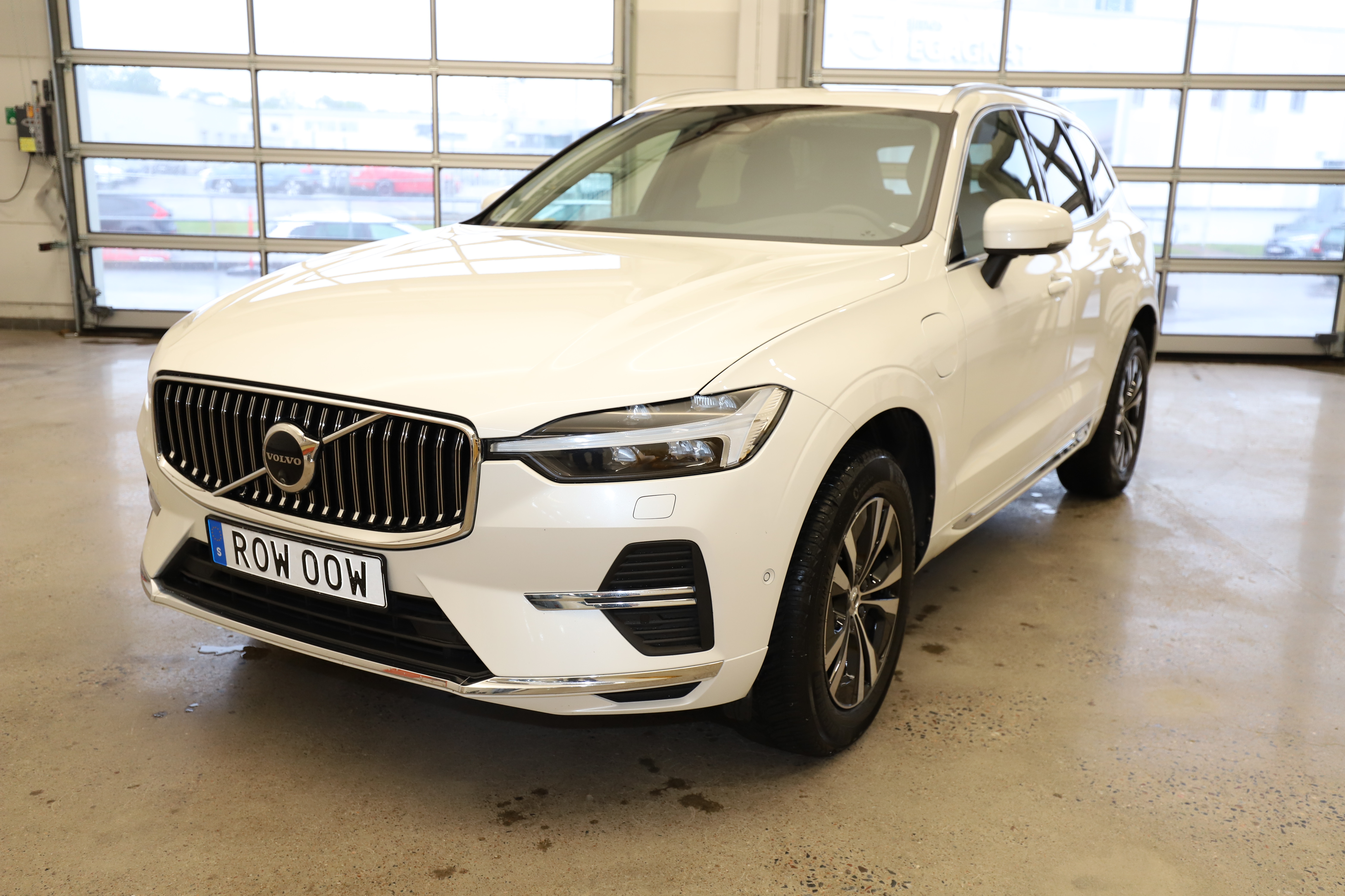 XC60 Recharge T6 Core Bright image