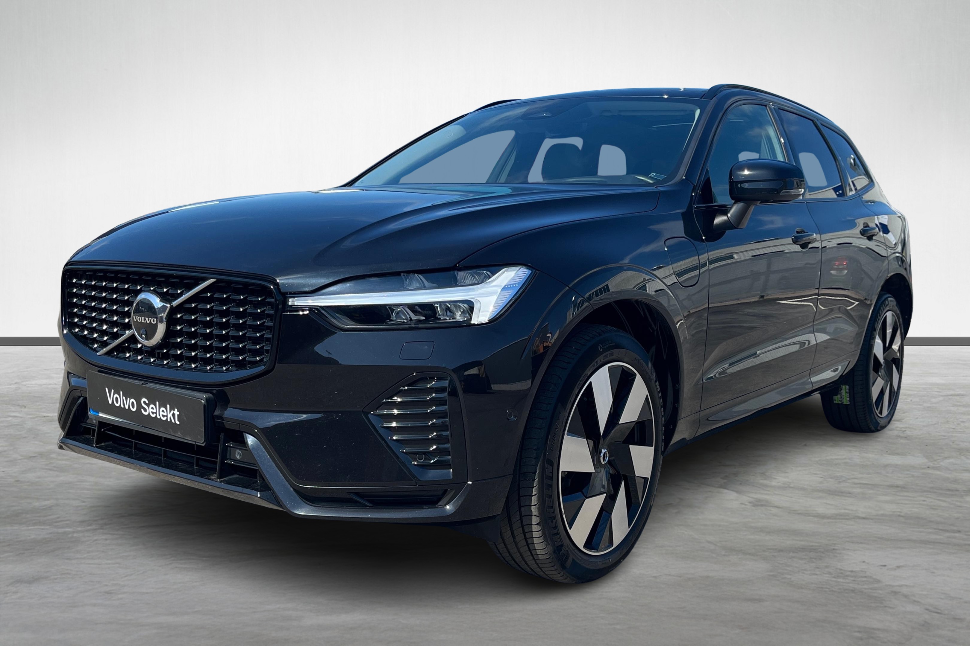 XC60 Recharge T6 II Ultimate Dark image