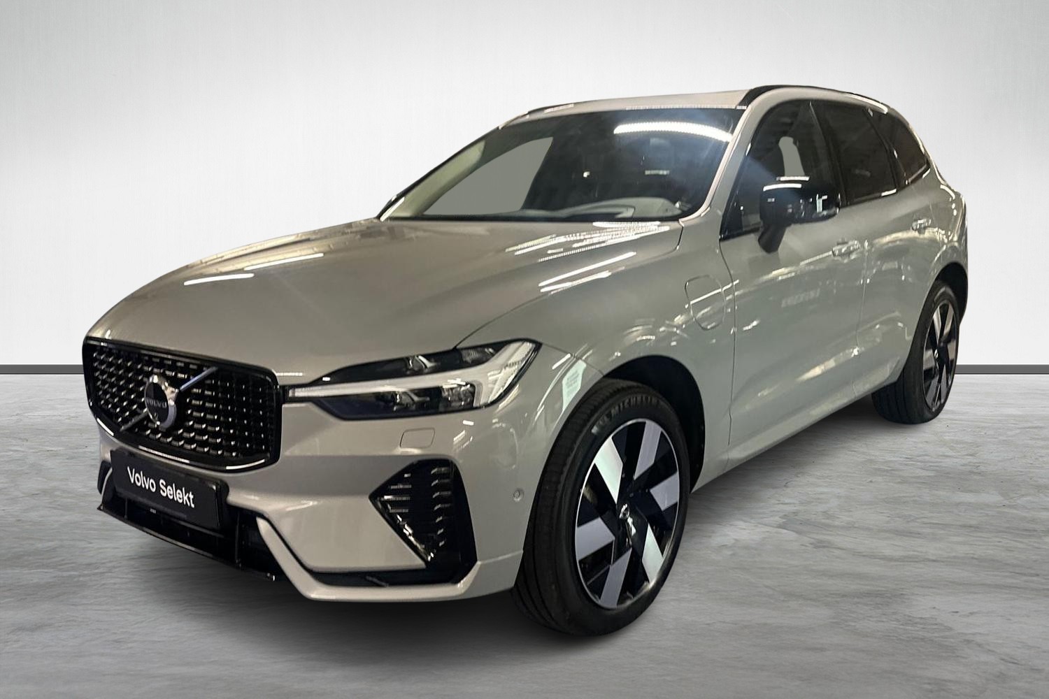 XC60 Recharge T6 II Ultimate Dark image