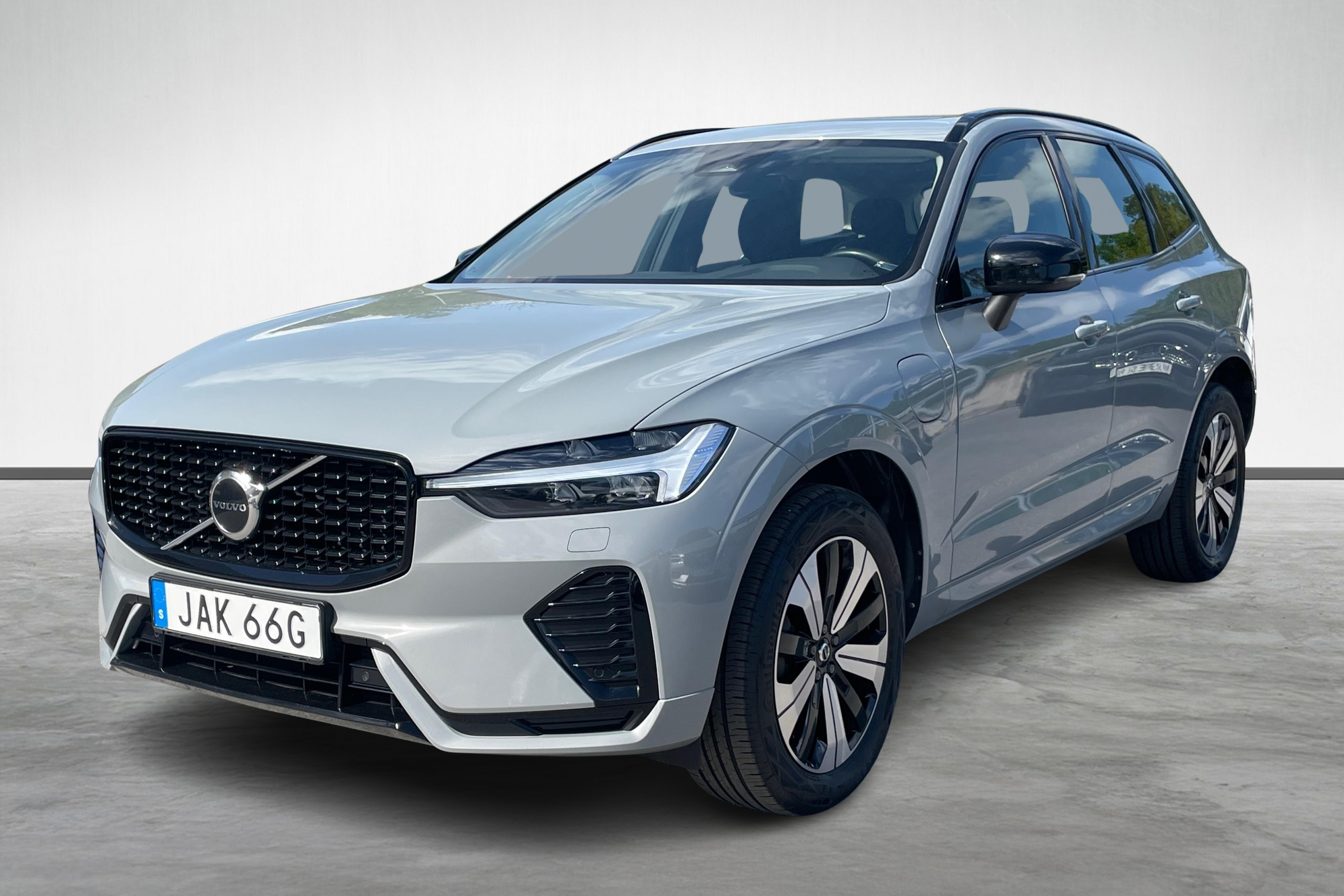XC60 Recharge T6 Plus Dark Edition. image