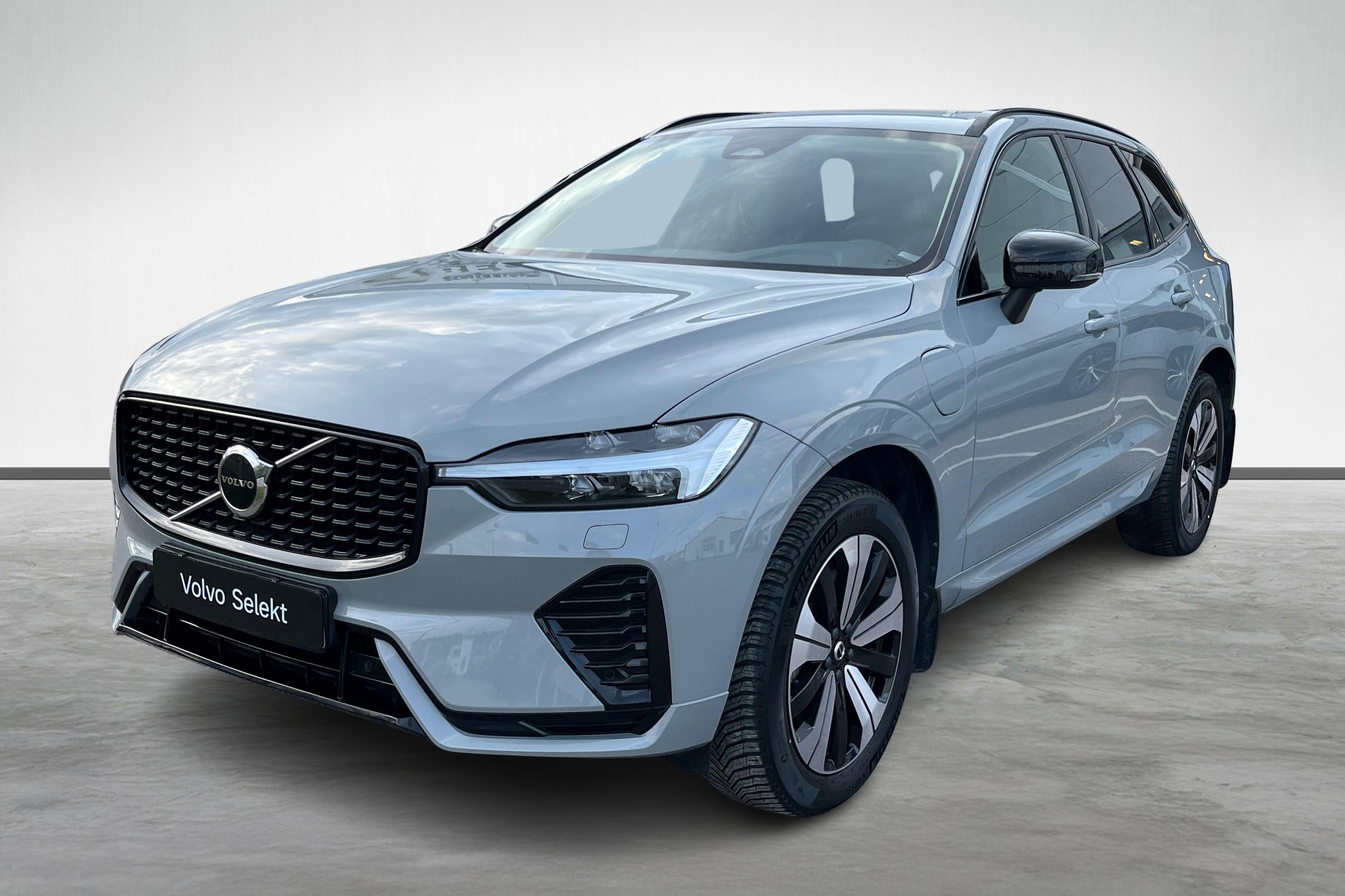 XC60 Recharge T6 Plus Dark Edition. image