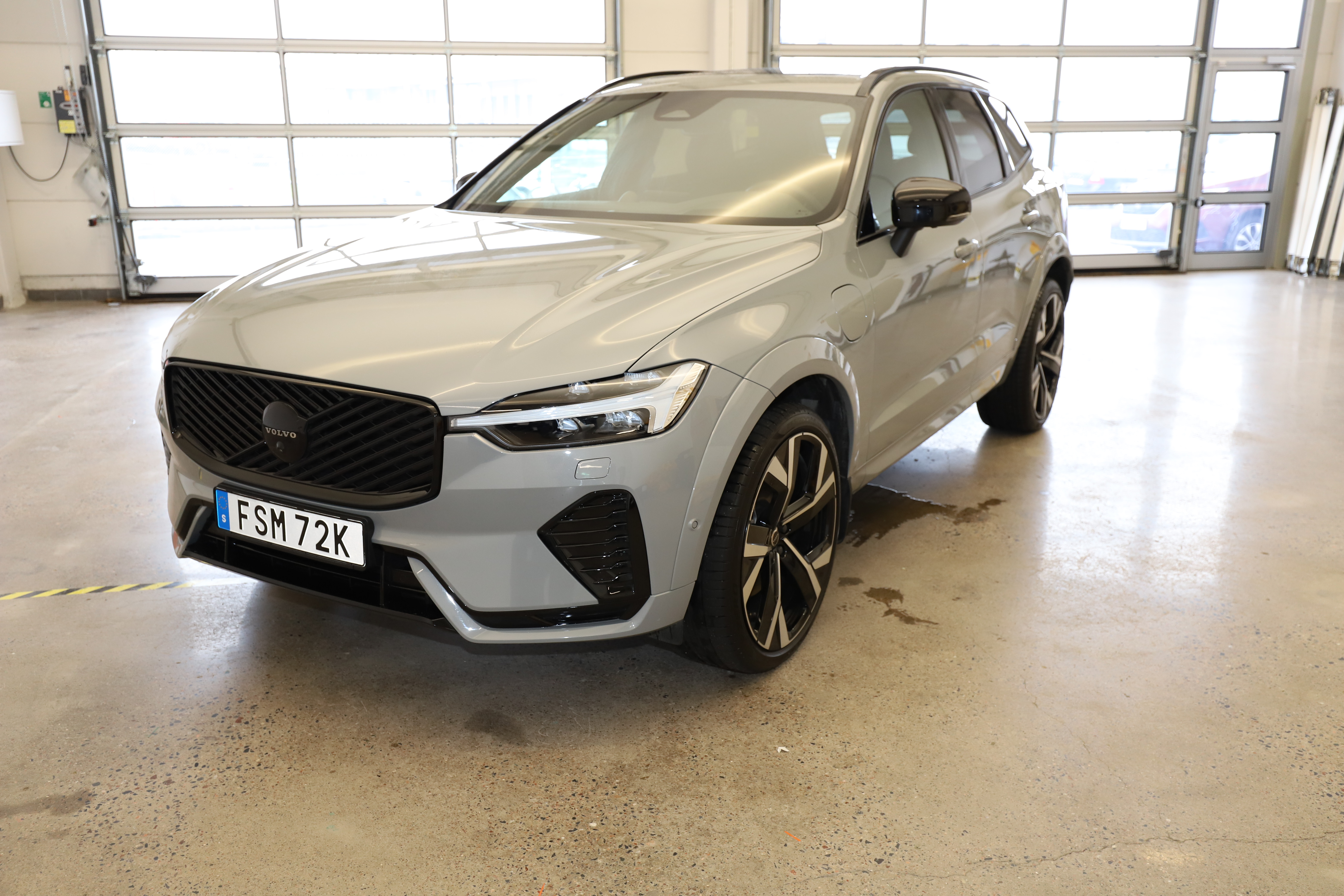 XC60 T6 Plus Black Nordic Edition image