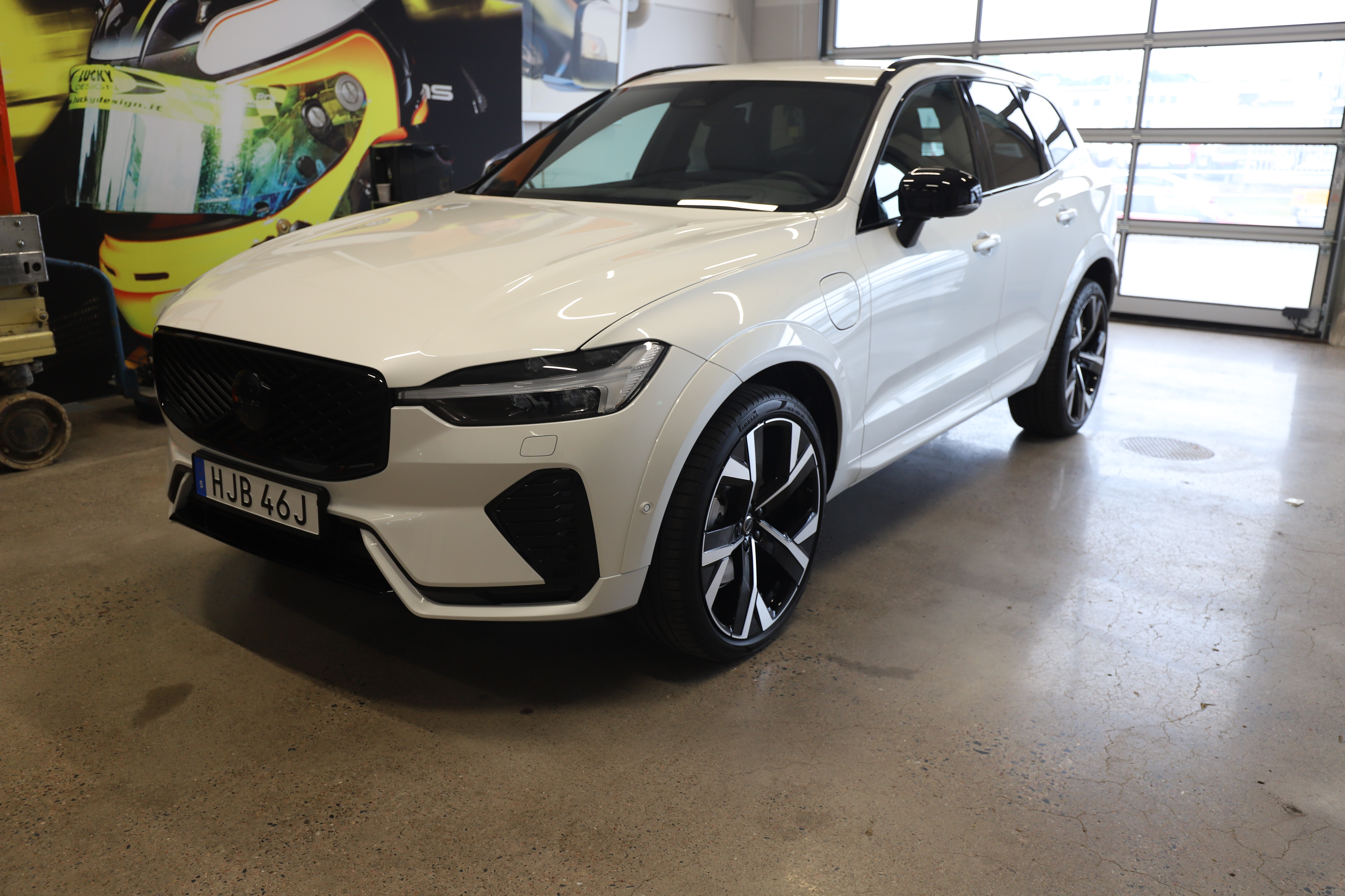 XC60 T6 Plus Black Nordic Edition image