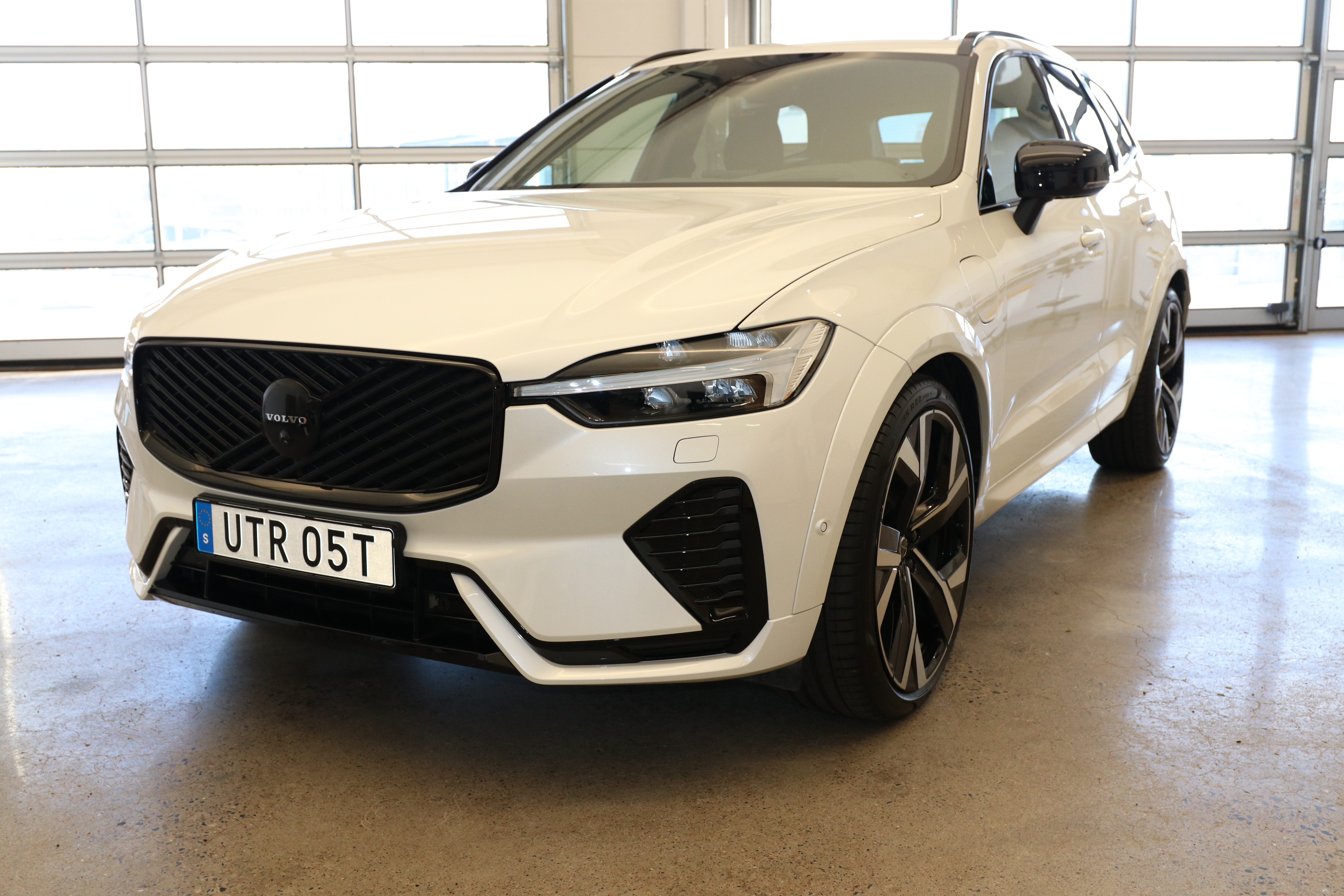 XC60 T6 Plus Black Nordic Edition image