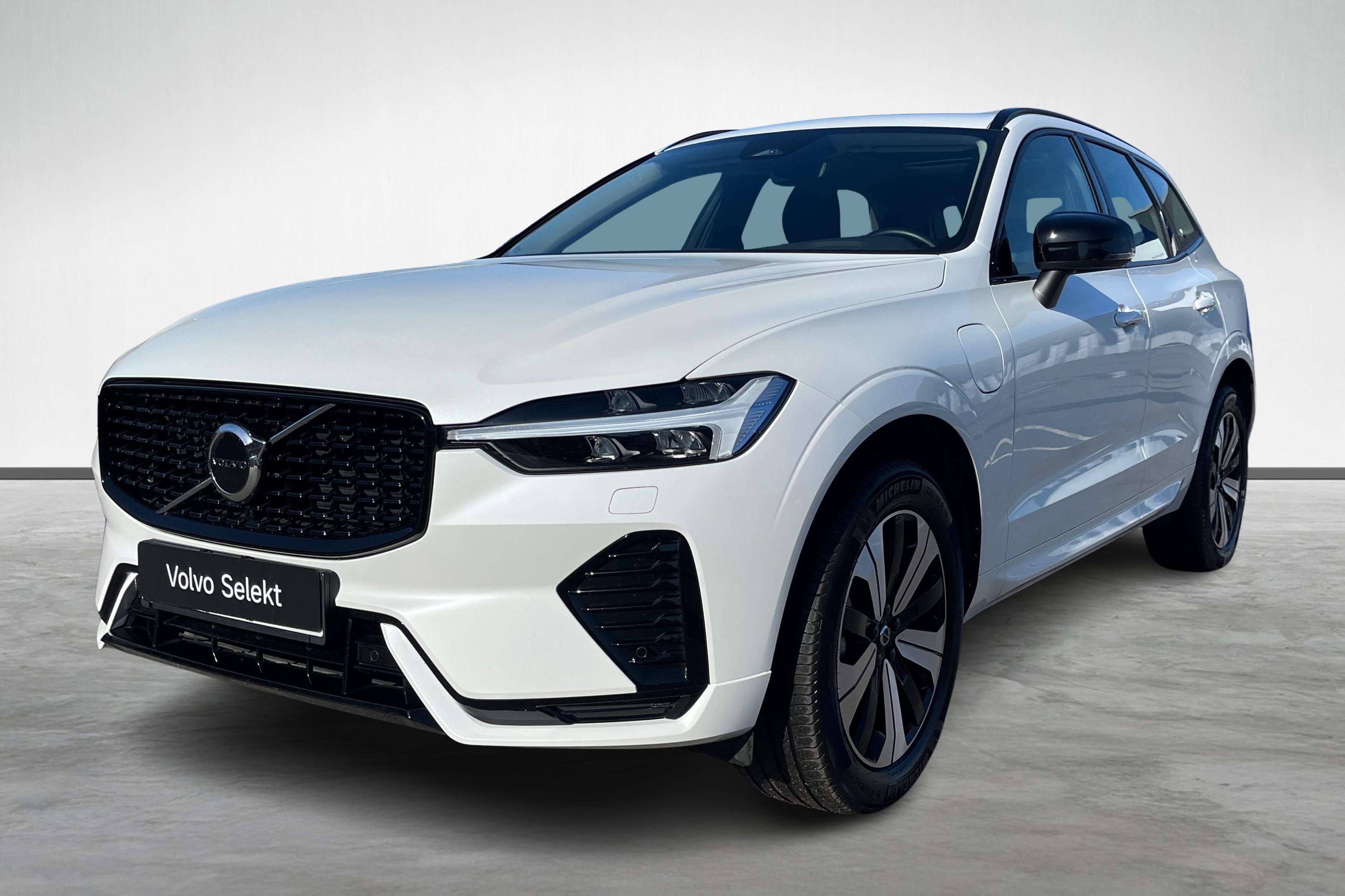 XC60 T6 Plus Dark Edition image