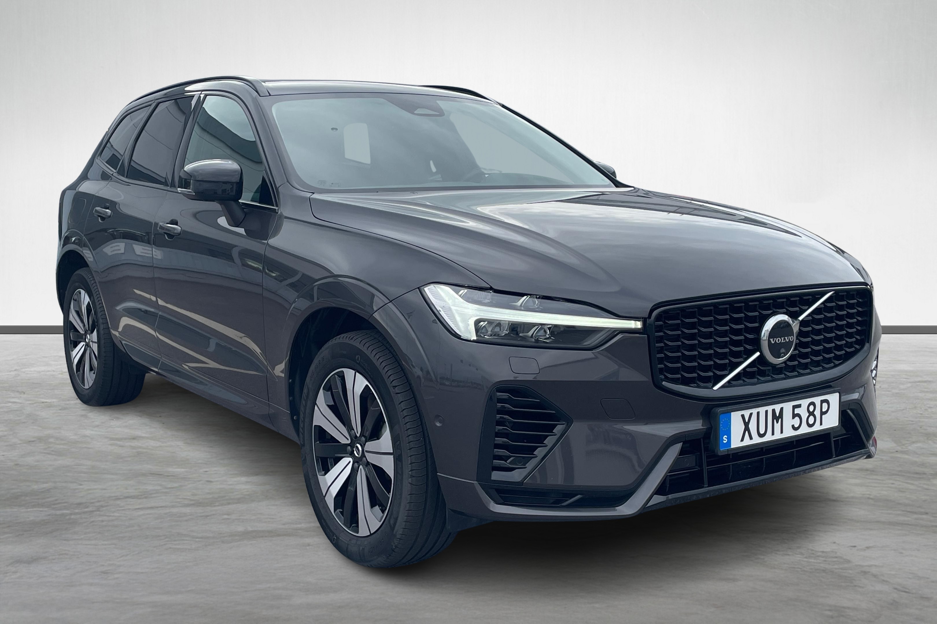 XC60 T6 Plus Dark Edition image