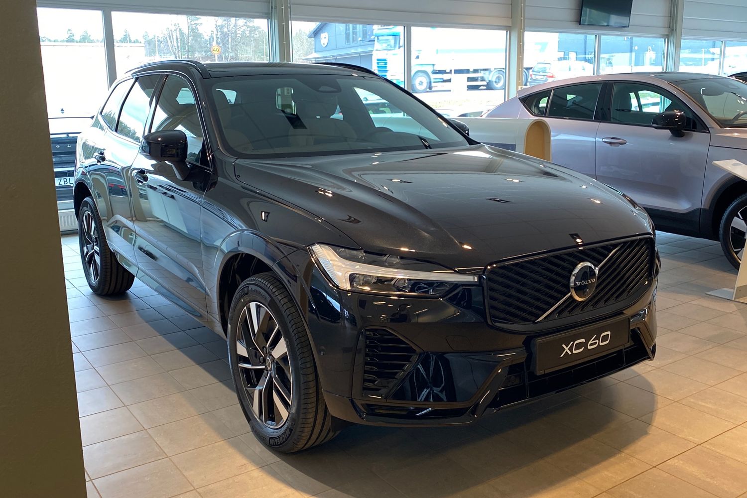 XC60 T6 Plus Dark Nordic Edition image