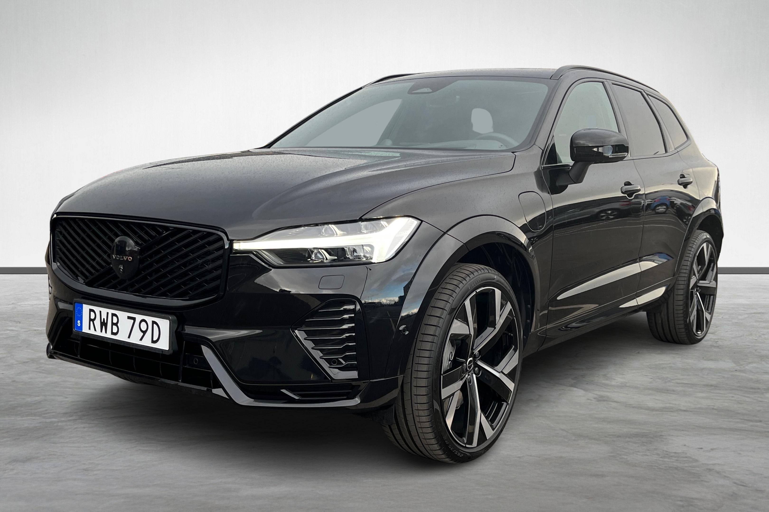 XC60 T8 Plus Black Nordic Edition image