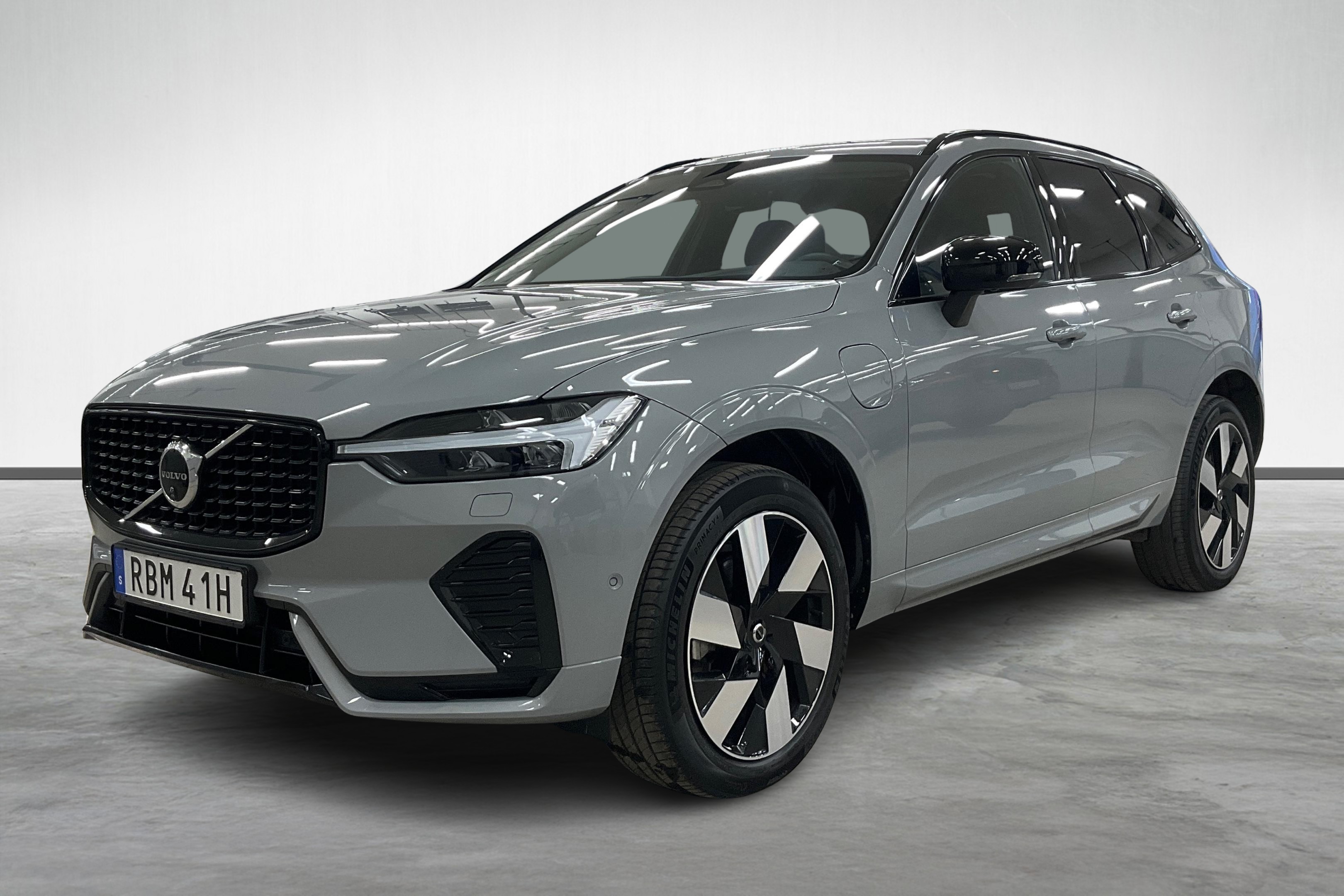 XC60 T8 Ultra Dark image