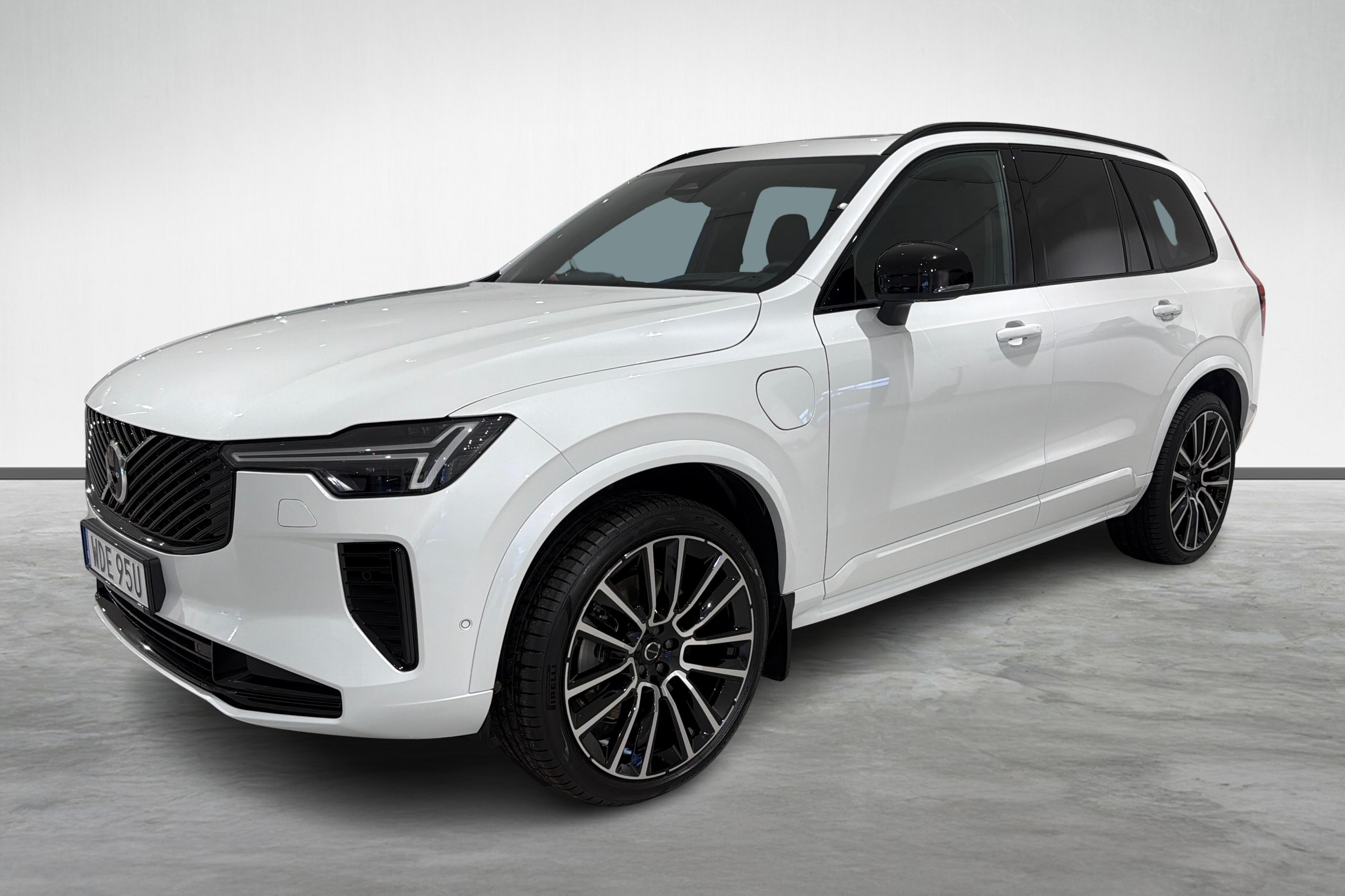 XC90 T8 Ultra Dark image