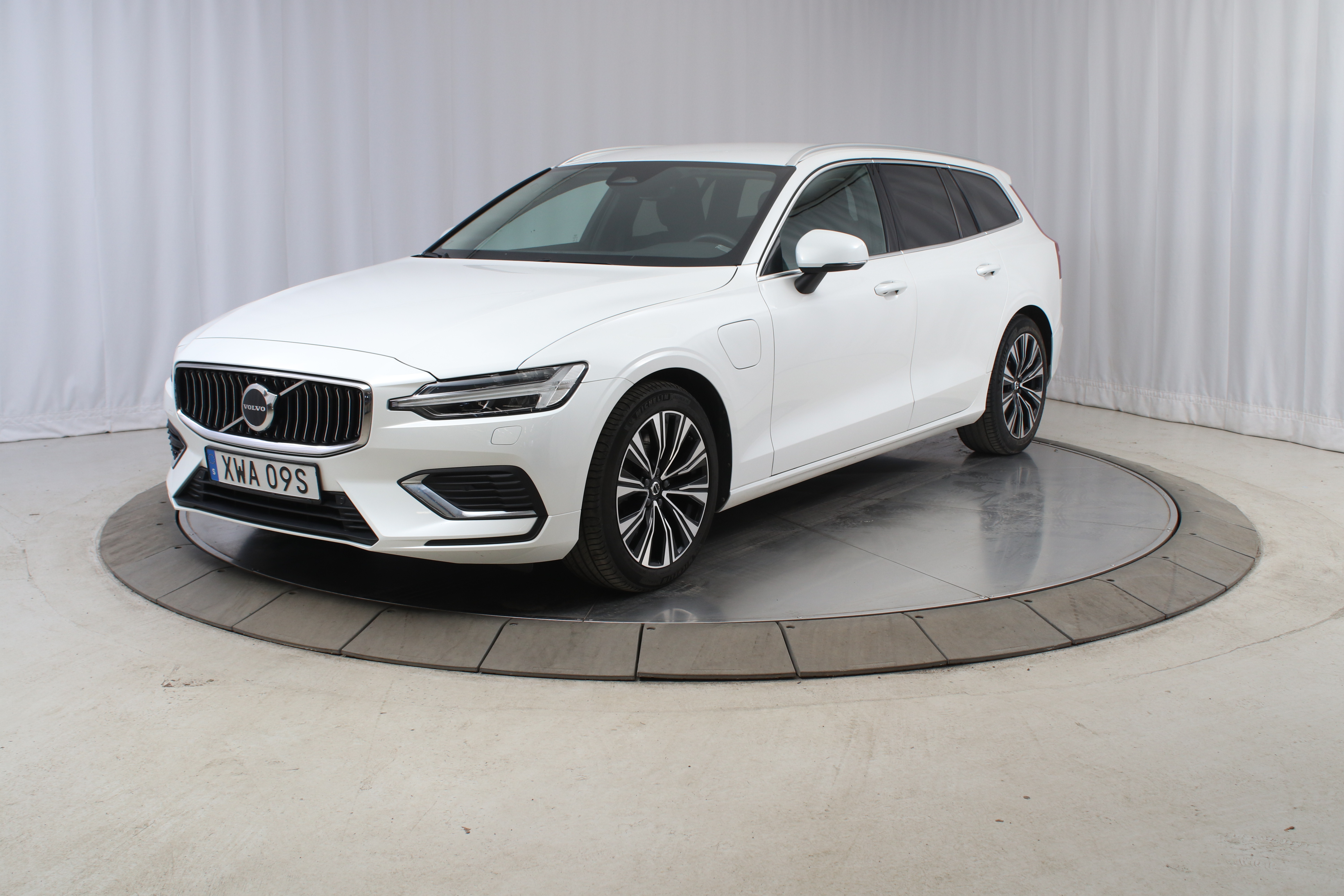 V60 Recharge T6 Core Edition image