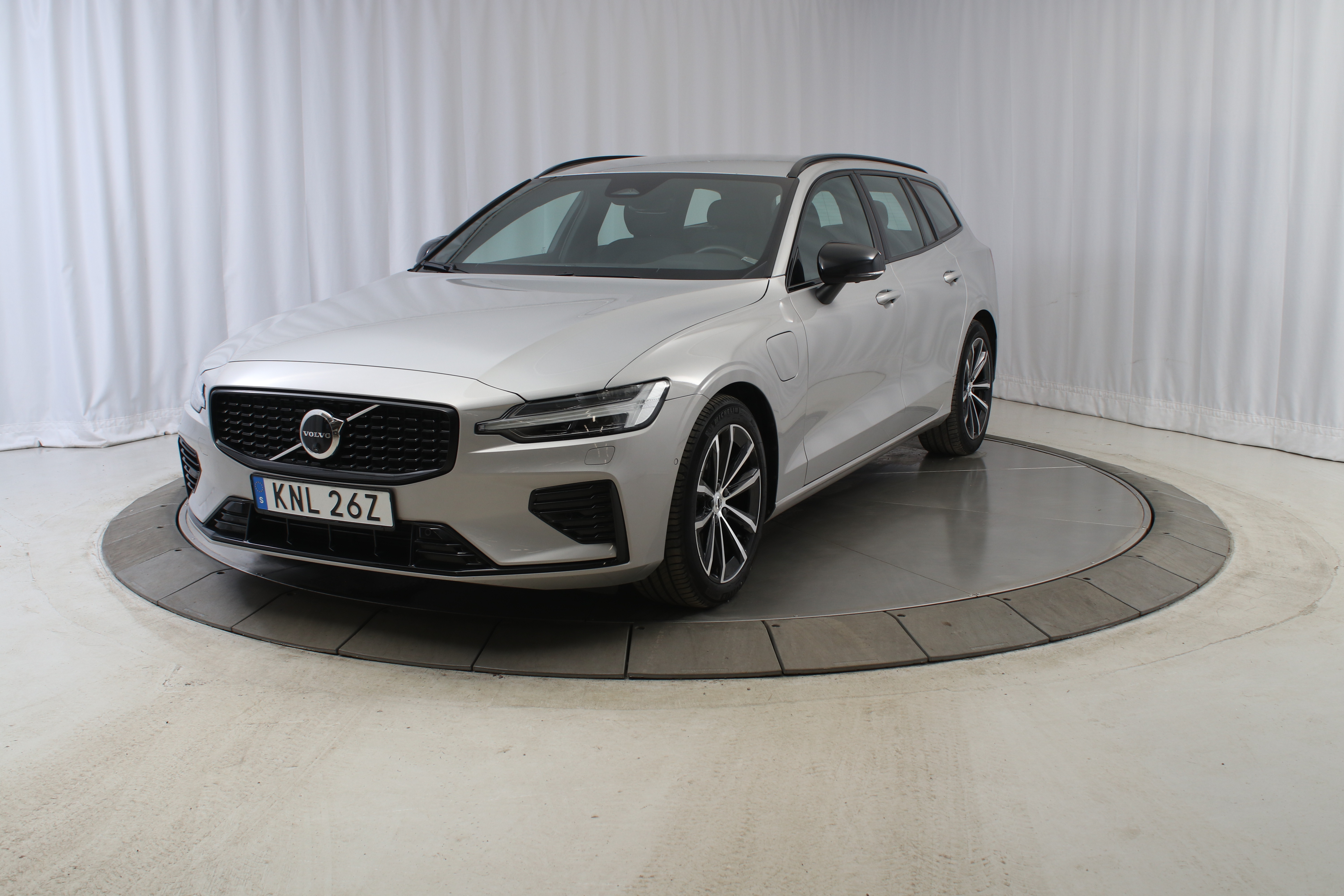 V60 T6 Plus Dark Edition image