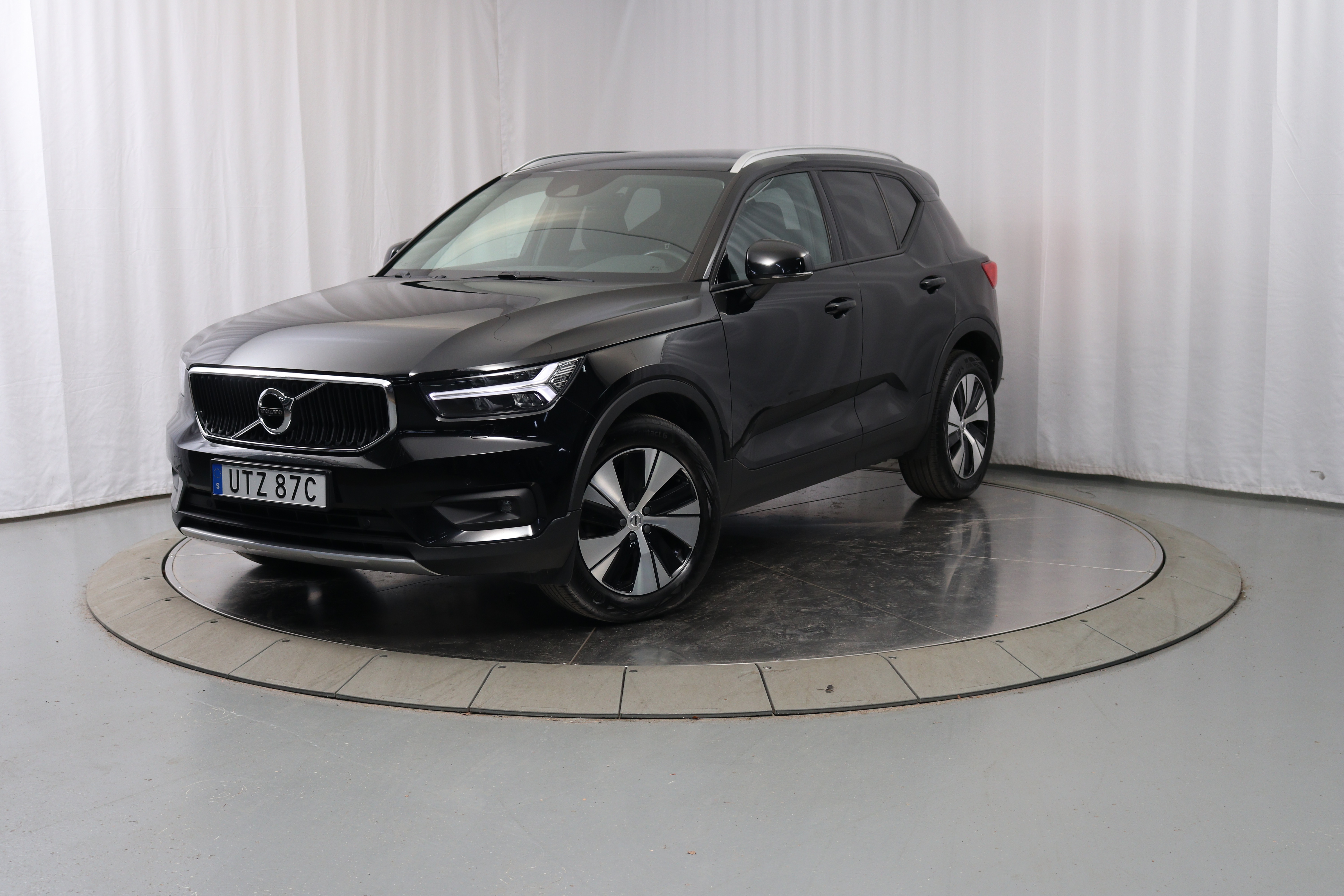 XC40 B4 FWD Bensin Momentum Advanced SE image