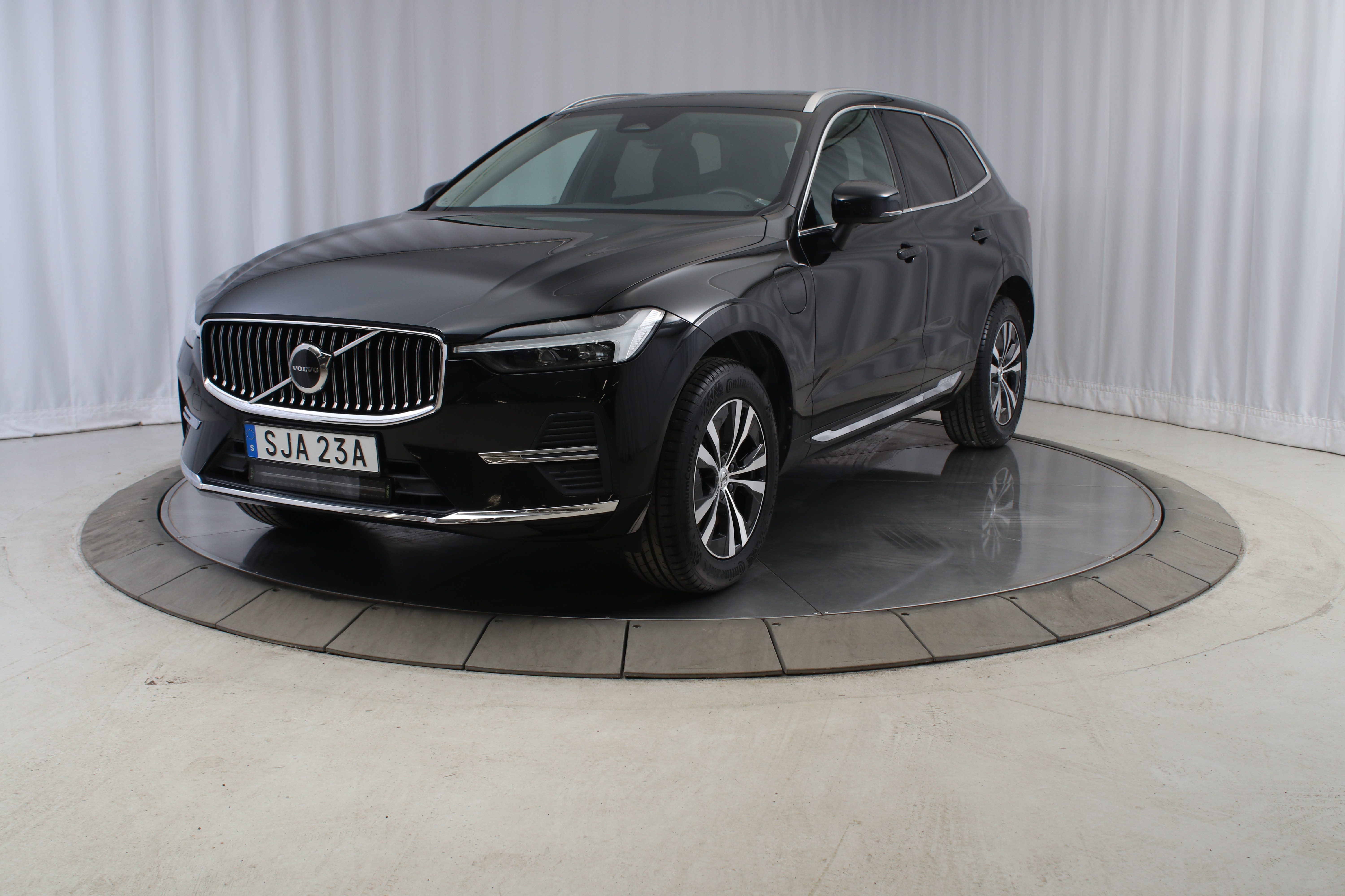 XC60 Recharge T6 Core Edition image