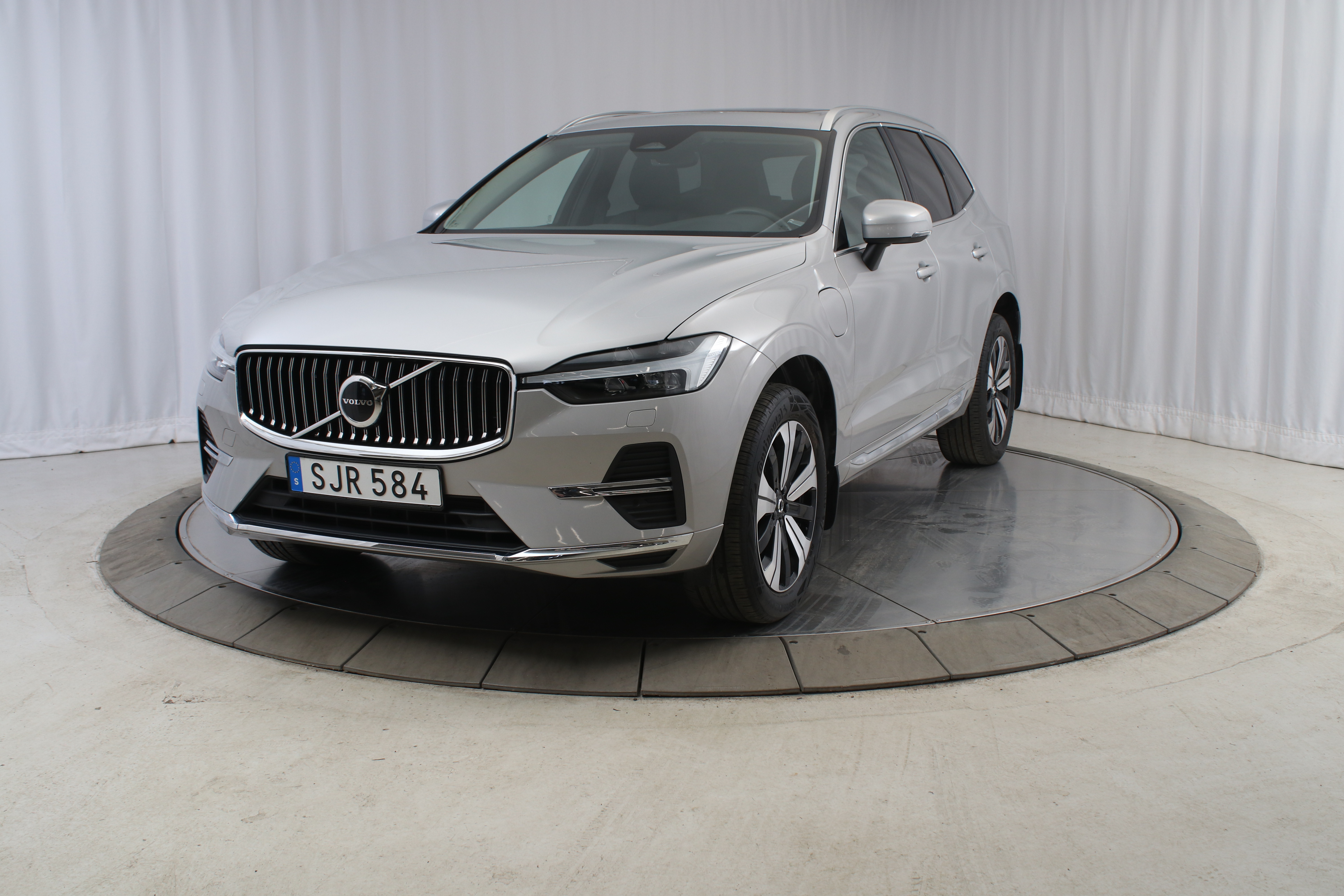 XC60 Recharge T8 Plus Bright image