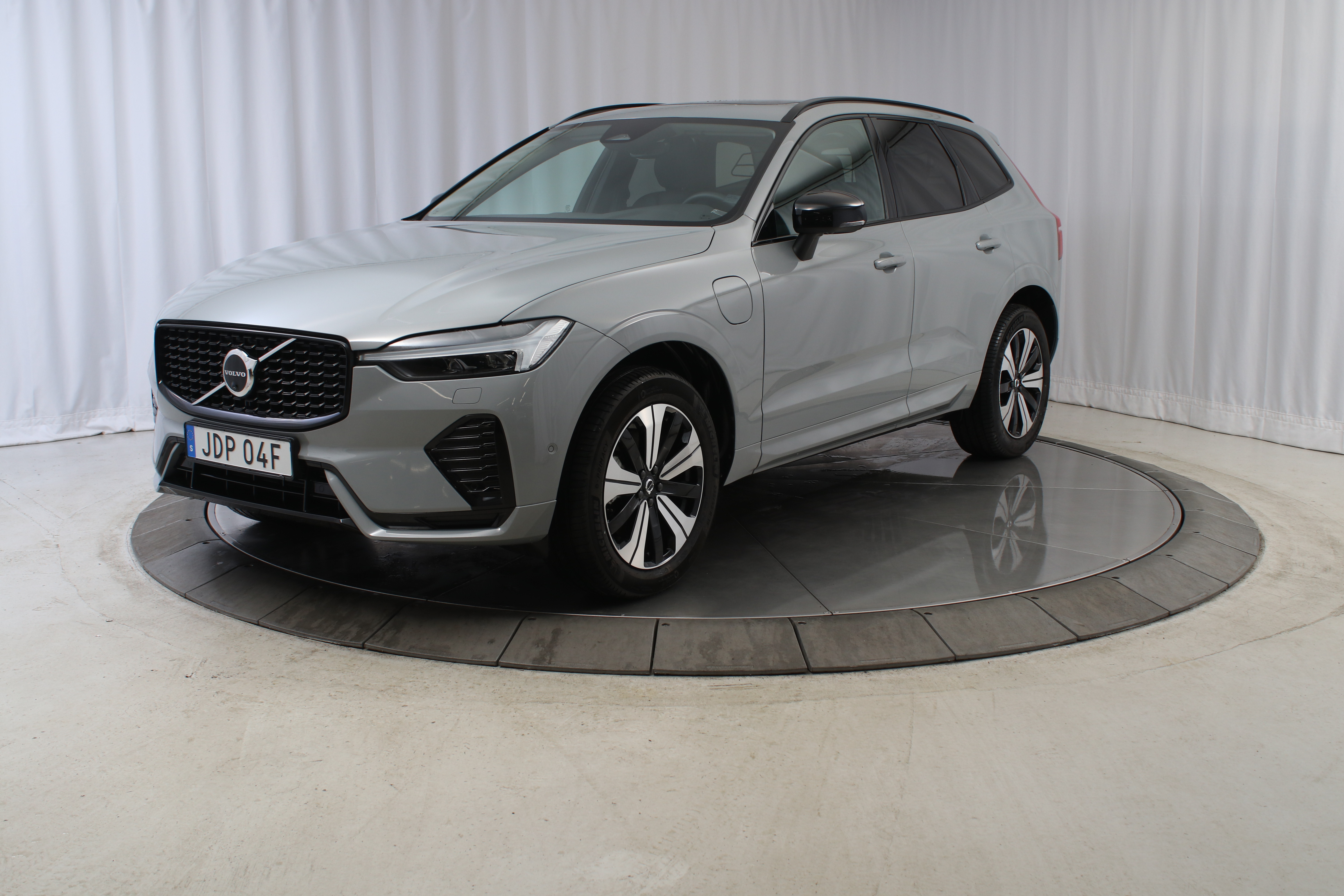 XC60 T6 Plus Dark Edition image