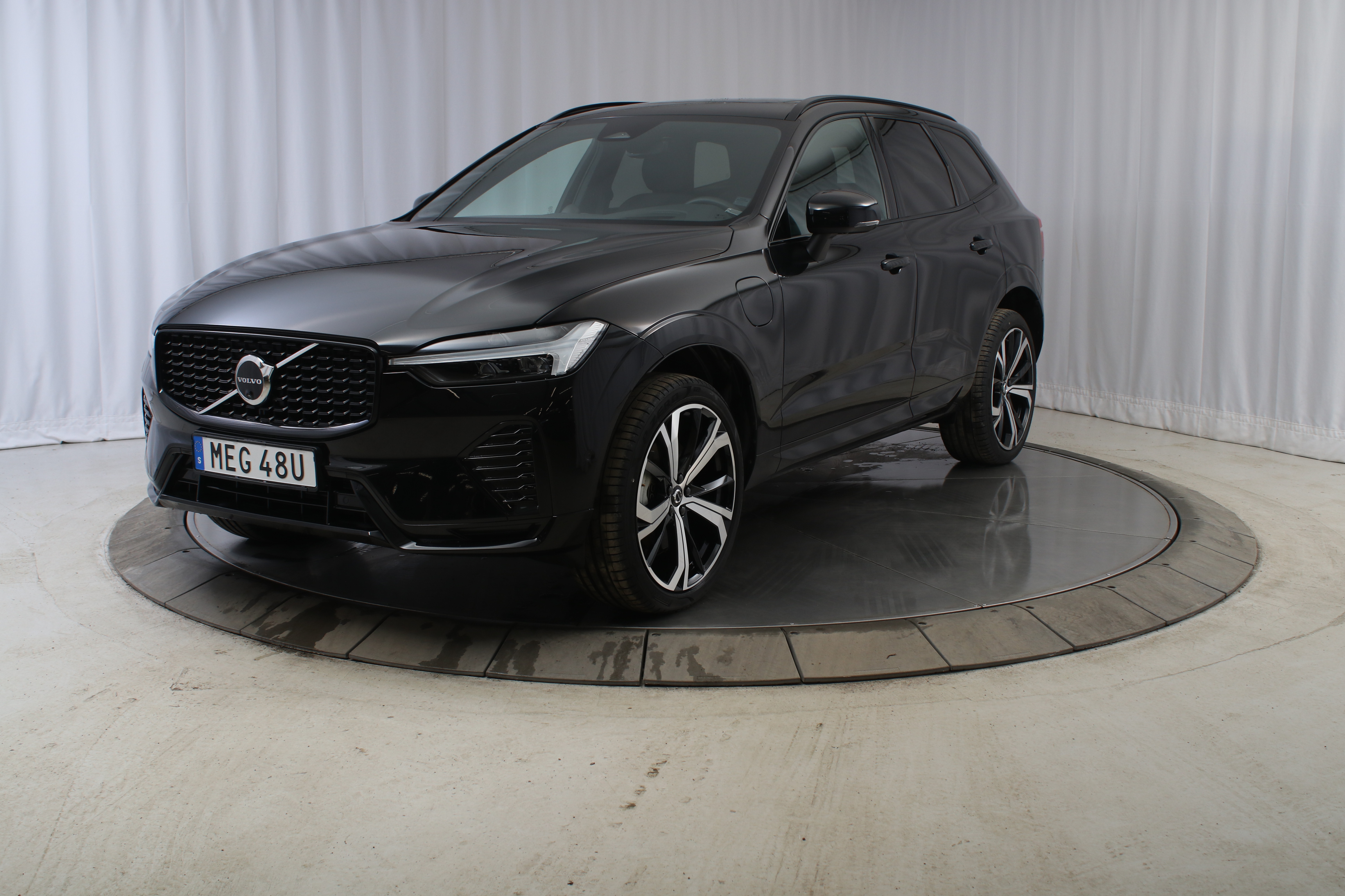 XC60 T8 Ultra Dark image